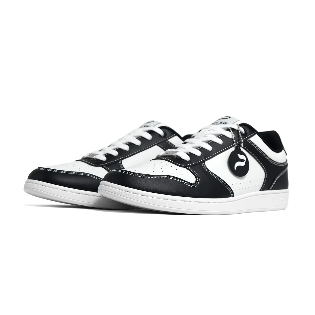 Flow 2 Static dance sneaker, front three-quarter pair